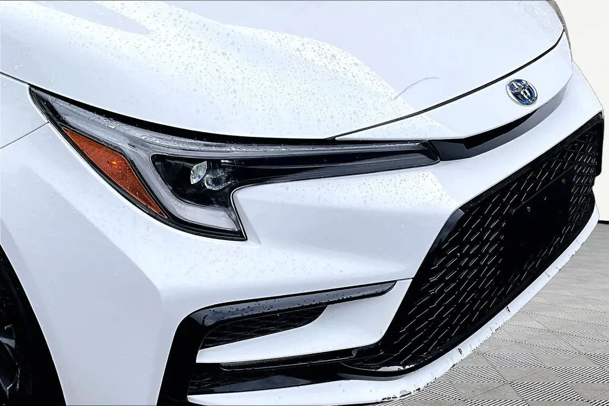 2024 Toyota Corolla Hybrid SE thumbnail 30