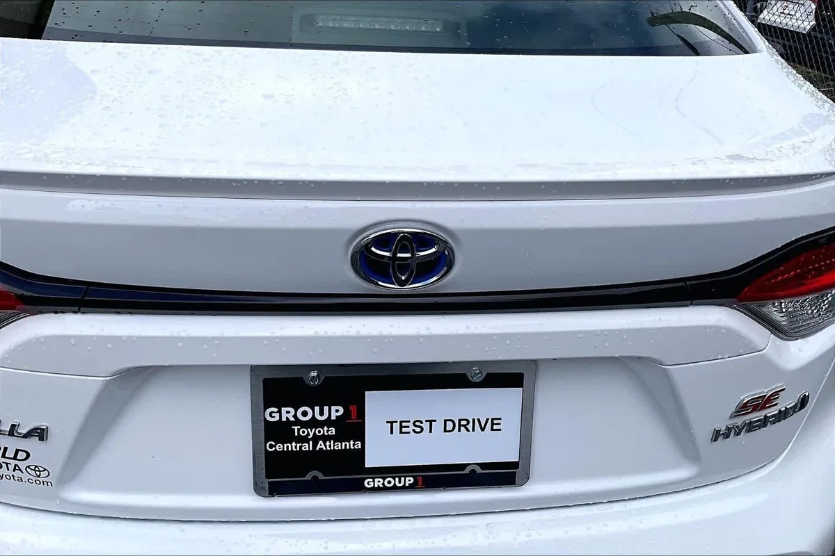 2024 Toyota Corolla Hybrid SE thumbnail 31