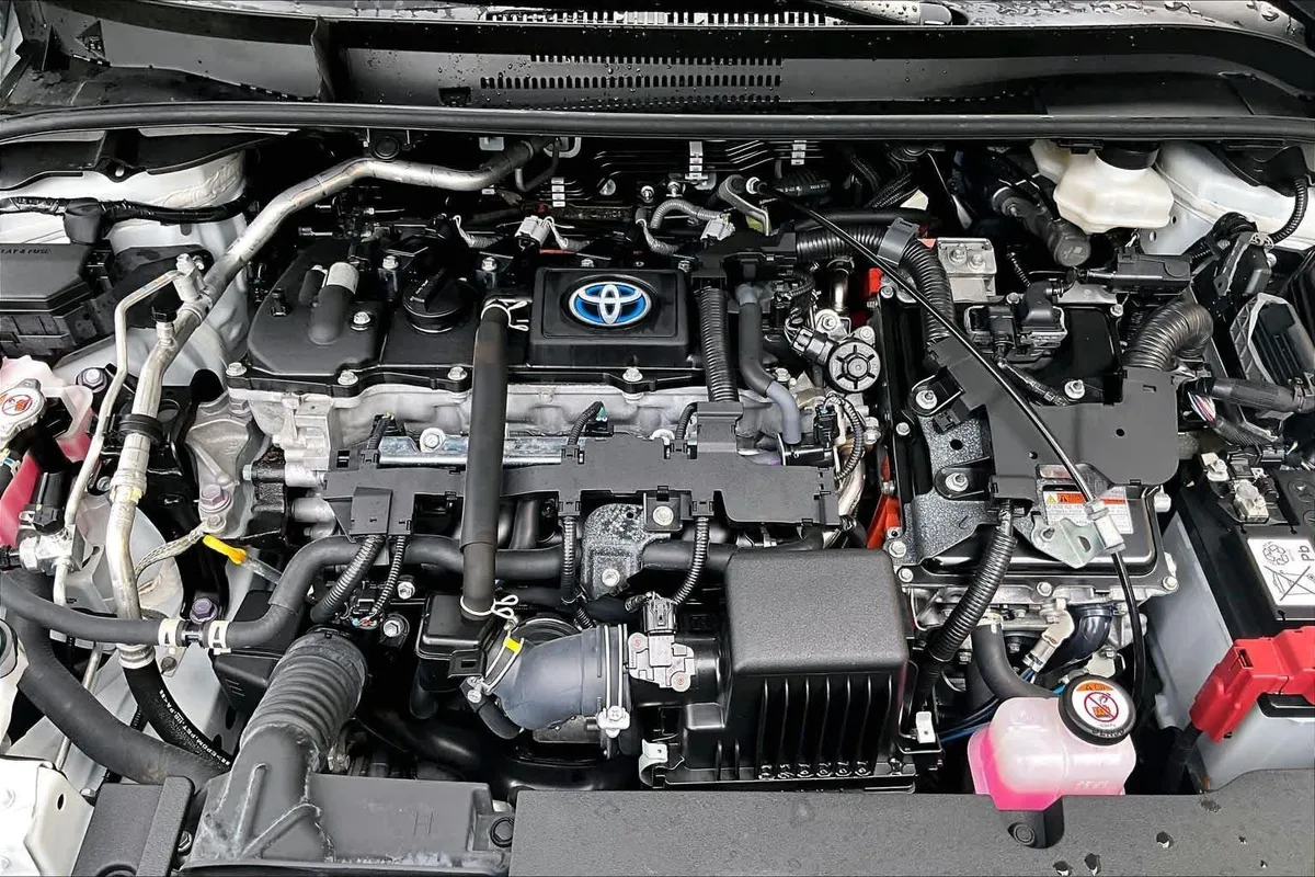 2024 Toyota Corolla Hybrid SE thumbnail 32