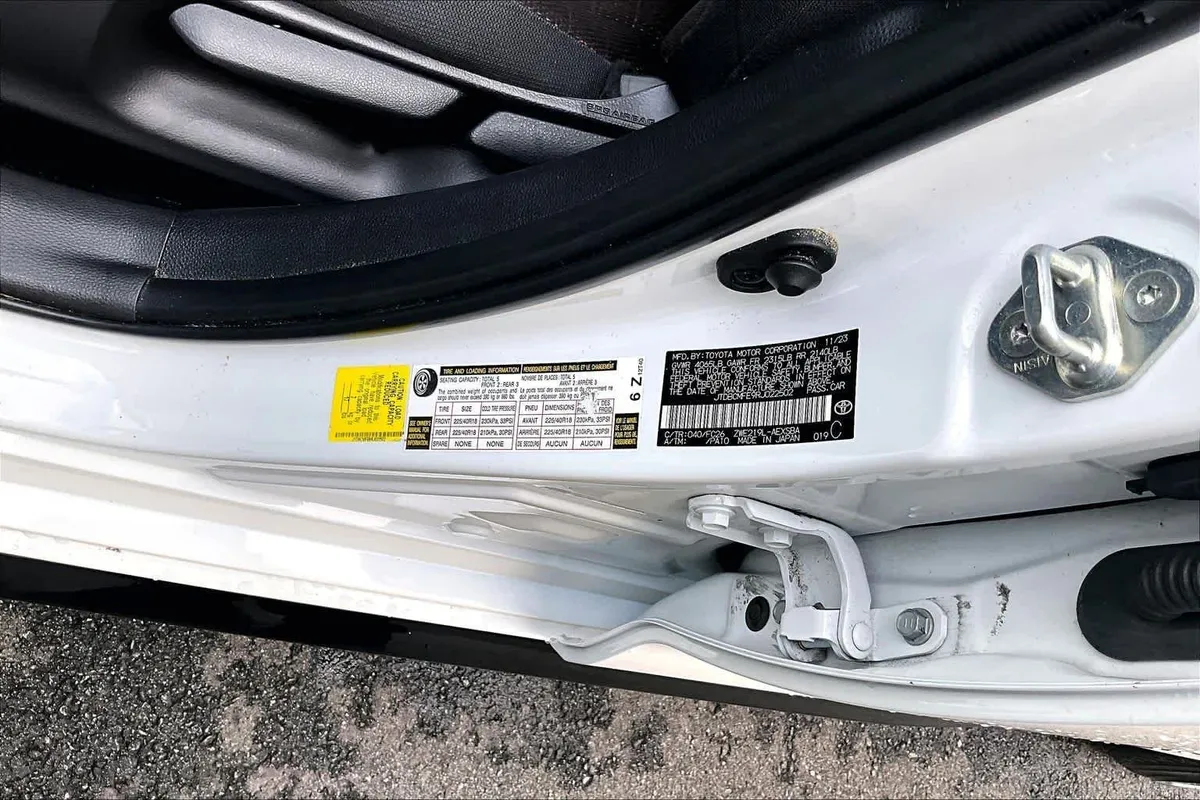 2024 Toyota Corolla Hybrid SE thumbnail 34