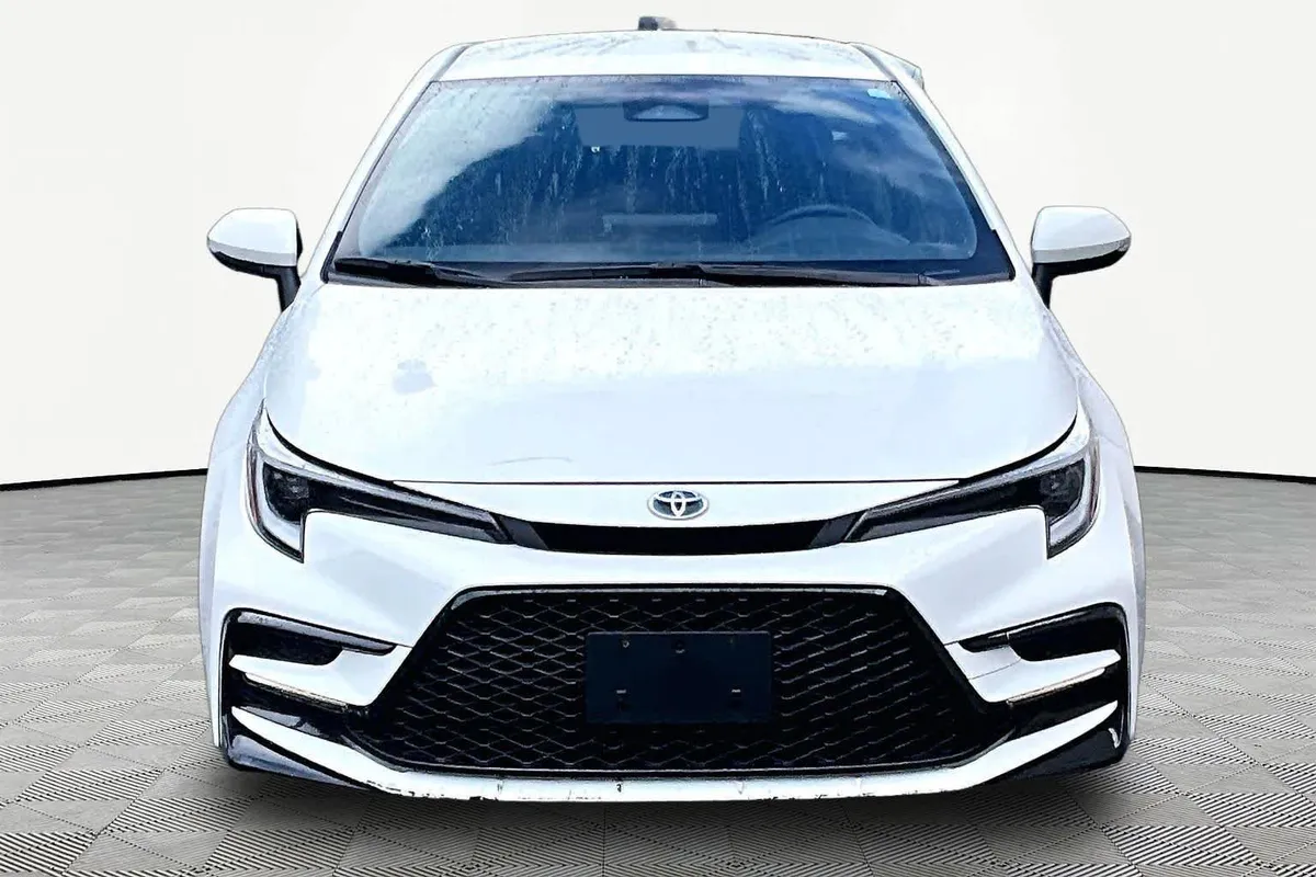 2024 Toyota Corolla Hybrid SE thumbnail 4