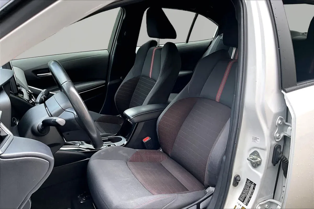 2024 Toyota Corolla Hybrid SE thumbnail 8