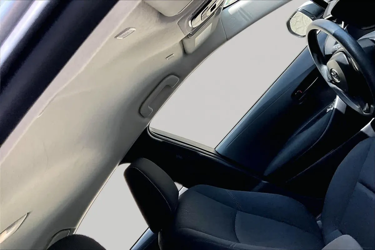 2024 Toyota Corolla LE thumbnail 14