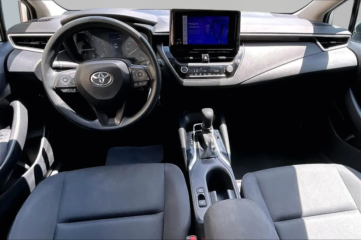 2024 Toyota Corolla LE thumbnail 16