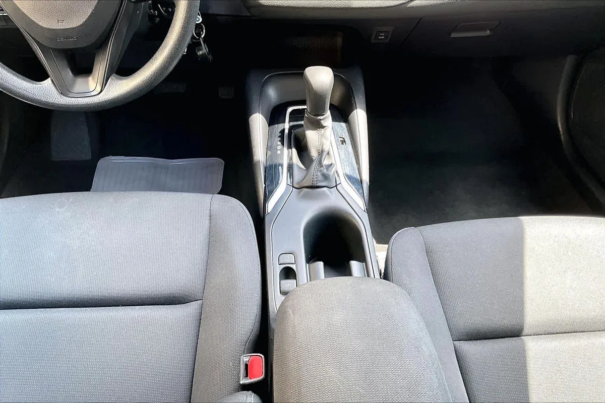 2024 Toyota Corolla LE thumbnail 17