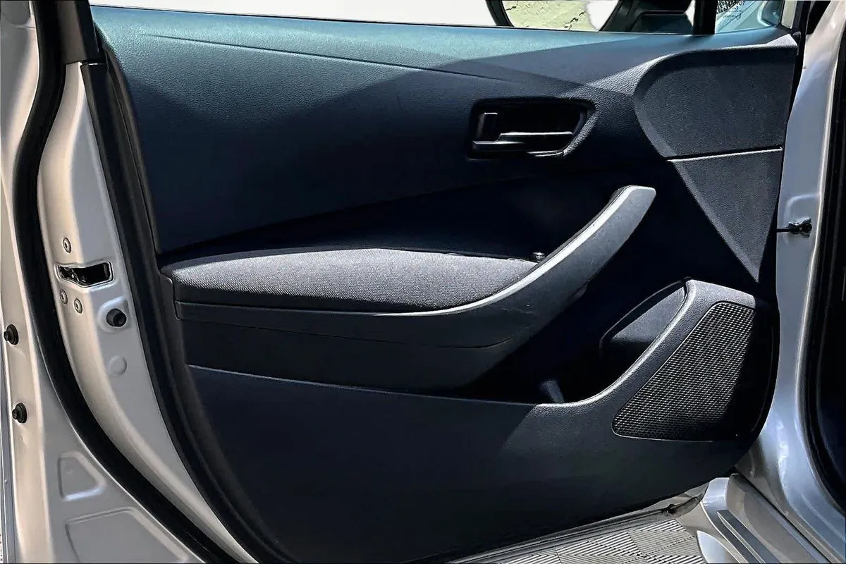 2024 Toyota Corolla LE thumbnail 22