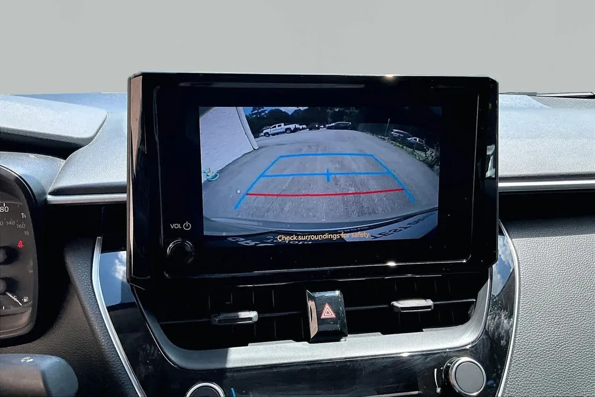 2024 Toyota Corolla LE thumbnail 27