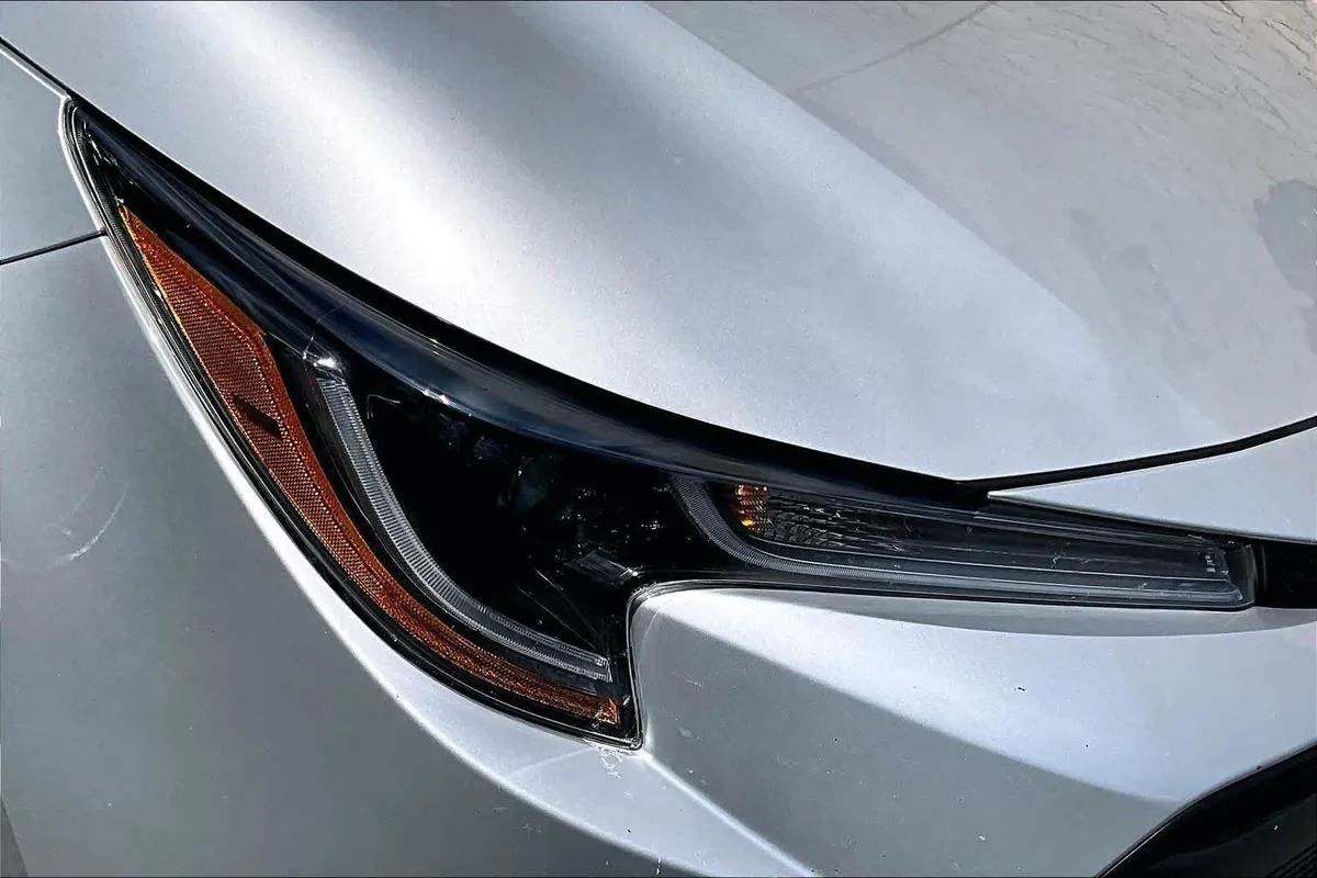 2024 Toyota Corolla LE thumbnail 28