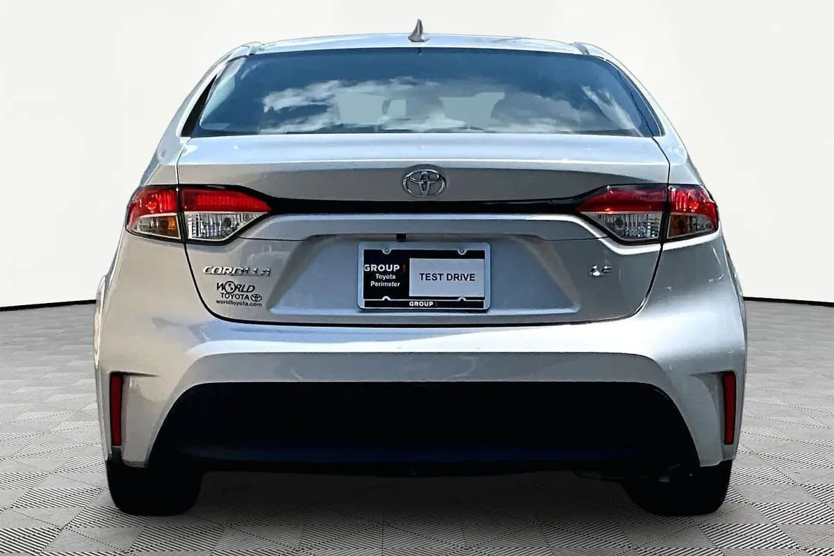 2024 Toyota Corolla LE thumbnail 5