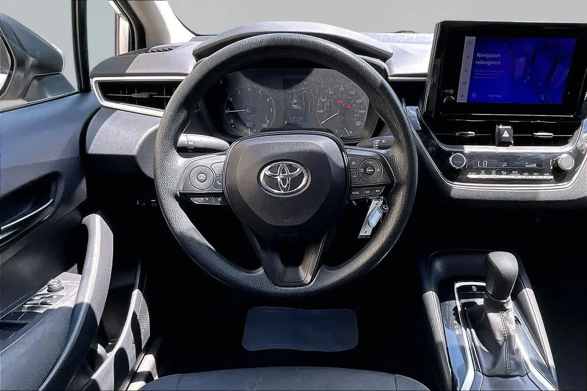 2024 Toyota Corolla LE thumbnail 6
