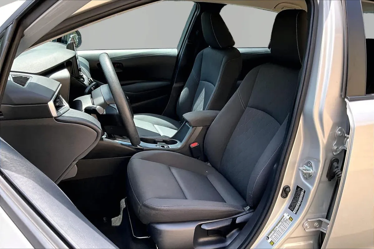 2024 Toyota Corolla LE thumbnail 8