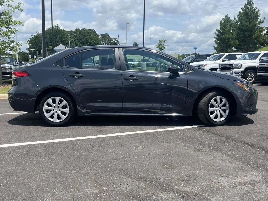 2024 Toyota Corolla LE thumbnail 2
