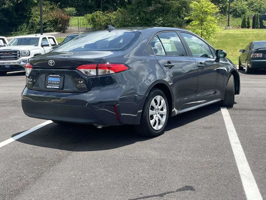 2024 Toyota Corolla LE thumbnail 3