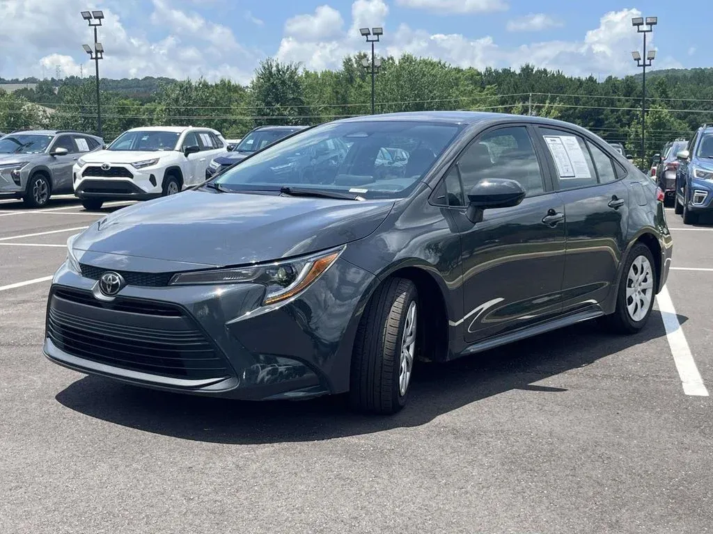2024 Toyota Corolla LE thumbnail 7