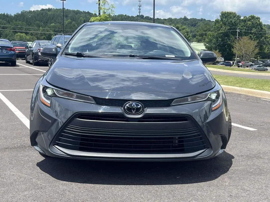 2024 Toyota Corolla LE thumbnail 8