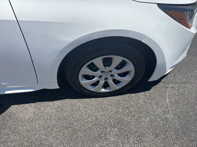 2024 Toyota Corolla LE thumbnail 10