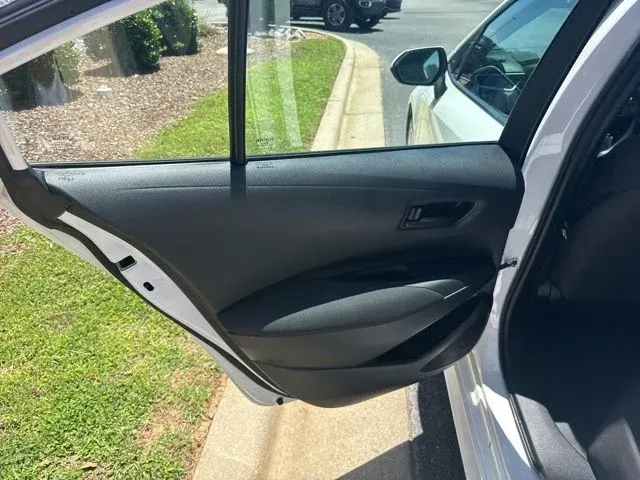 2024 Toyota Corolla LE thumbnail 14