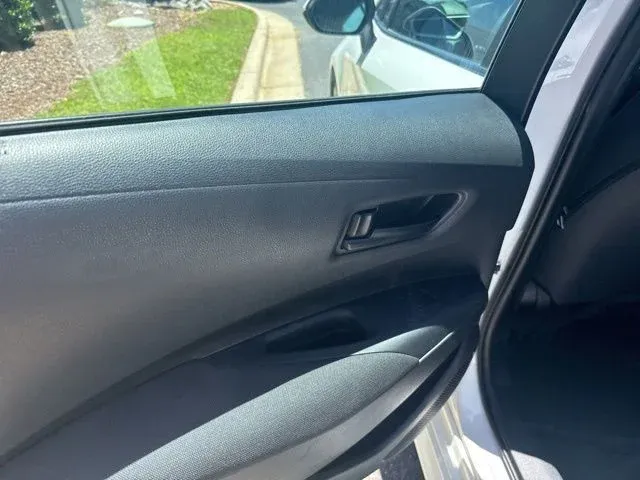 2024 Toyota Corolla LE thumbnail 15