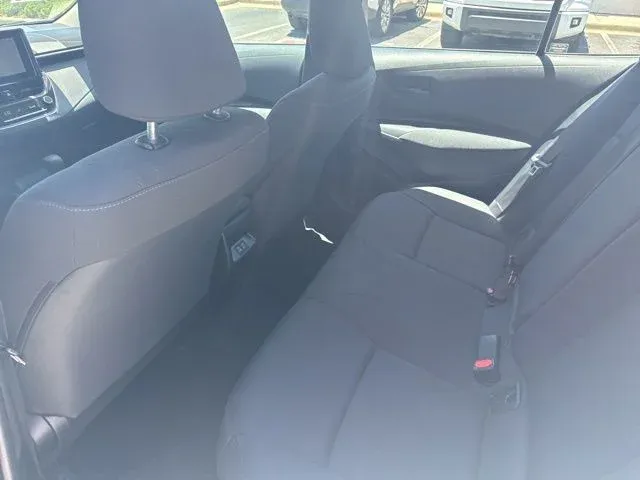 2024 Toyota Corolla LE thumbnail 16
