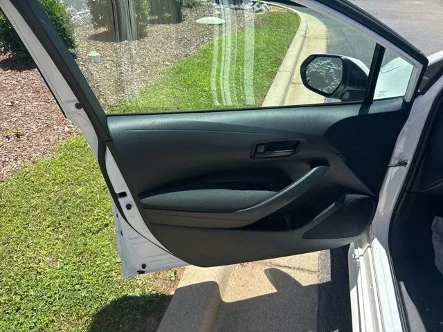 2024 Toyota Corolla LE thumbnail 20
