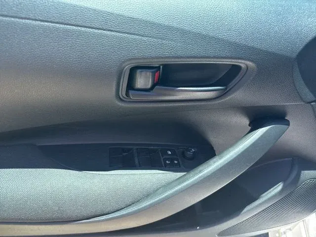 2024 Toyota Corolla LE thumbnail 21