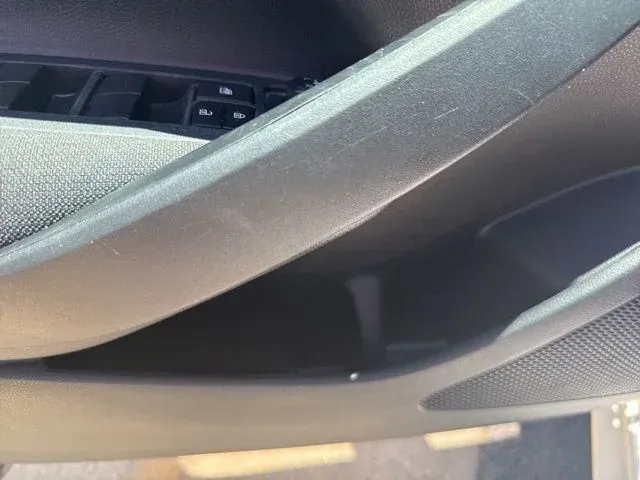 2024 Toyota Corolla LE thumbnail 22