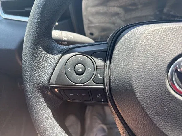 2024 Toyota Corolla LE thumbnail 29