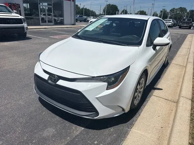 2024 Toyota Corolla LE thumbnail 3