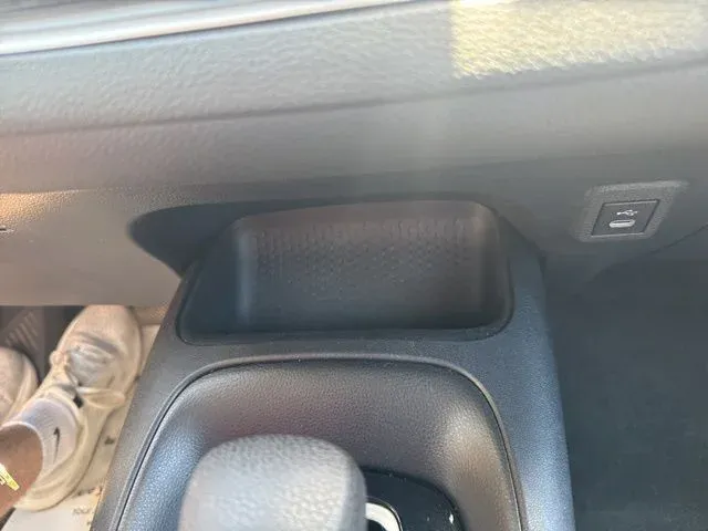 2024 Toyota Corolla LE thumbnail 36