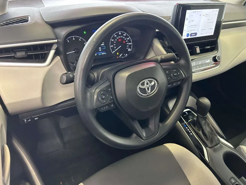 2024 Toyota Corolla LE thumbnail 13