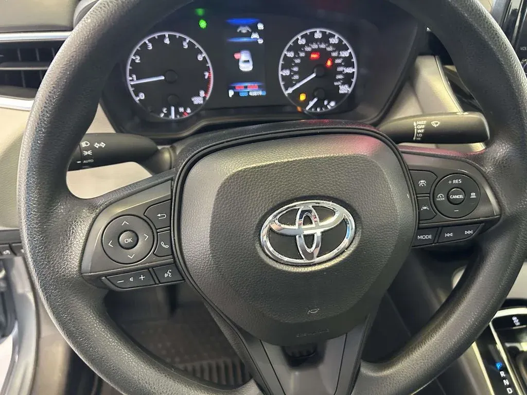 2024 Toyota Corolla LE thumbnail 18
