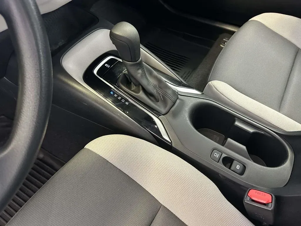 2024 Toyota Corolla LE thumbnail 21