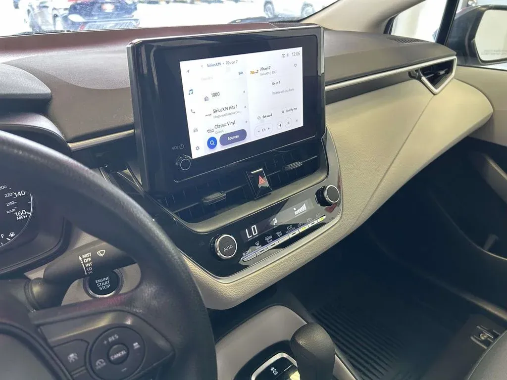 2024 Toyota Corolla LE thumbnail 22