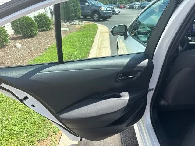 2024 Toyota Corolla LE thumbnail 14