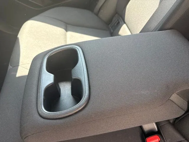 2024 Toyota Corolla LE thumbnail 16