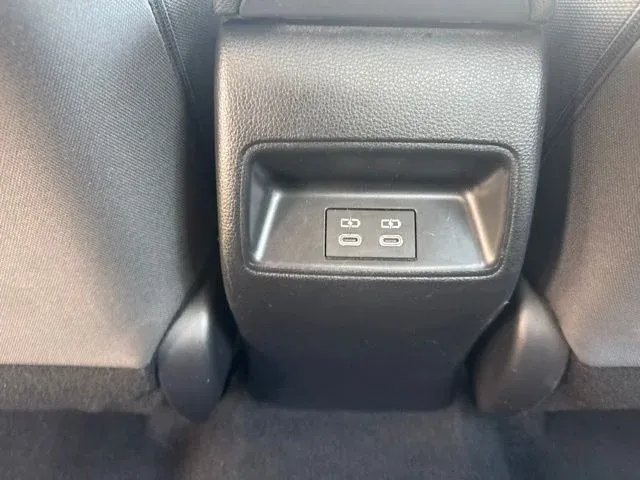 2024 Toyota Corolla LE thumbnail 17