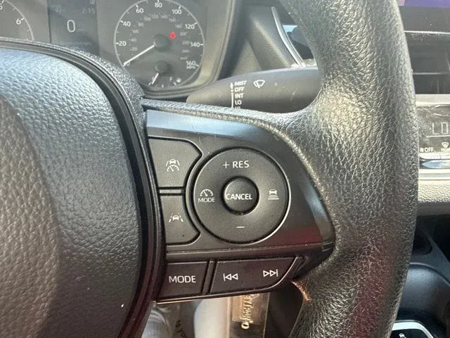 2024 Toyota Corolla LE thumbnail 25