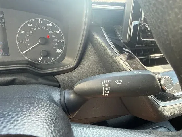 2024 Toyota Corolla LE thumbnail 27