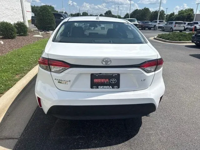 2024 Toyota Corolla LE thumbnail 6