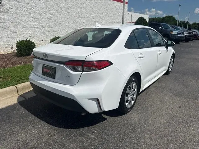 2024 Toyota Corolla LE thumbnail 7