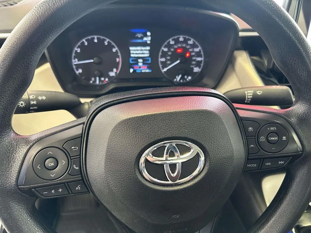 2024 Toyota Corolla LE thumbnail 18