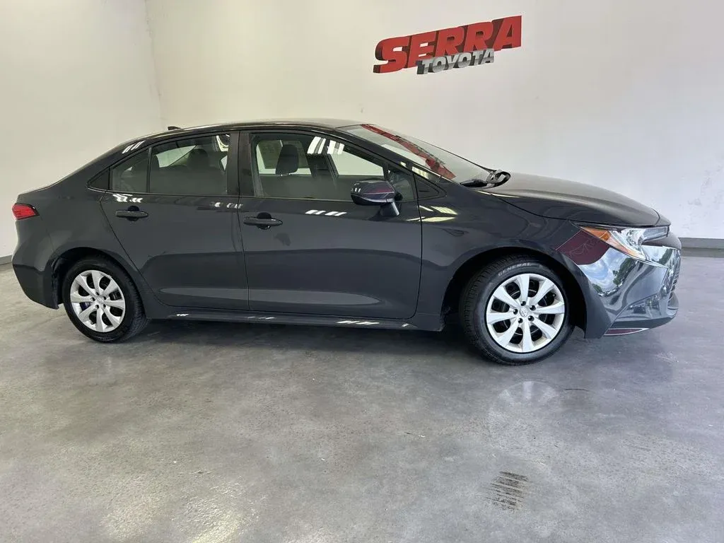 2024 Toyota Corolla LE thumbnail 2