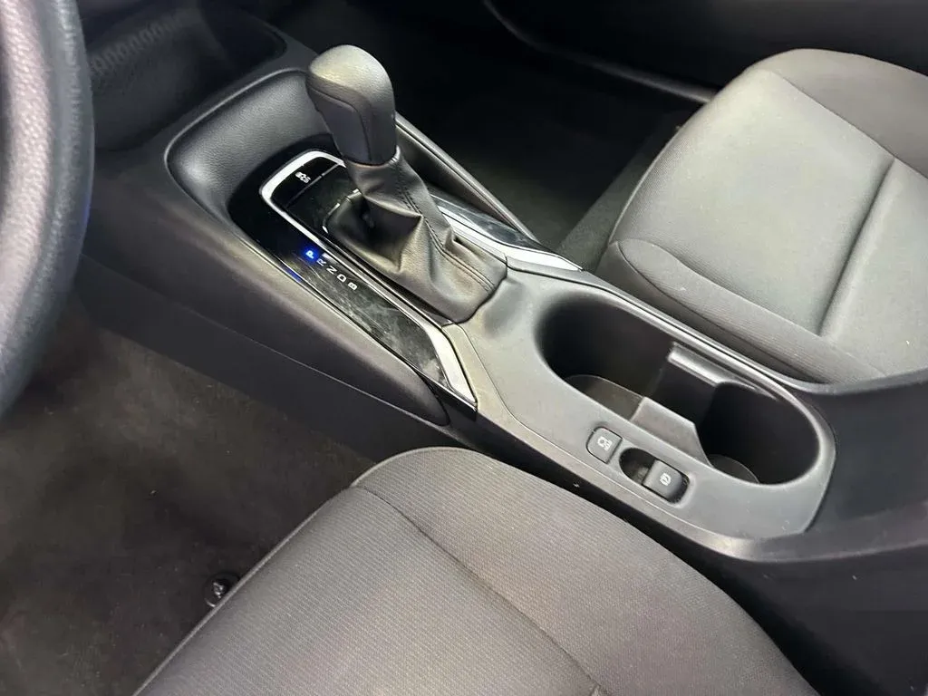 2024 Toyota Corolla LE thumbnail 21