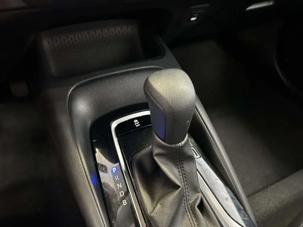 2024 Toyota Corolla LE thumbnail 23