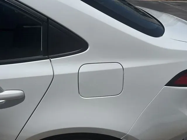 2024 Toyota Corolla LE thumbnail 13
