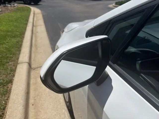2024 Toyota Corolla LE thumbnail 20