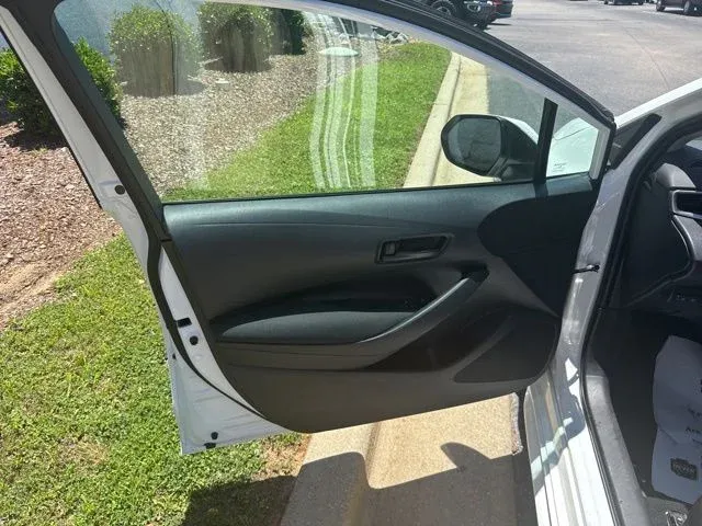 2024 Toyota Corolla LE thumbnail 21