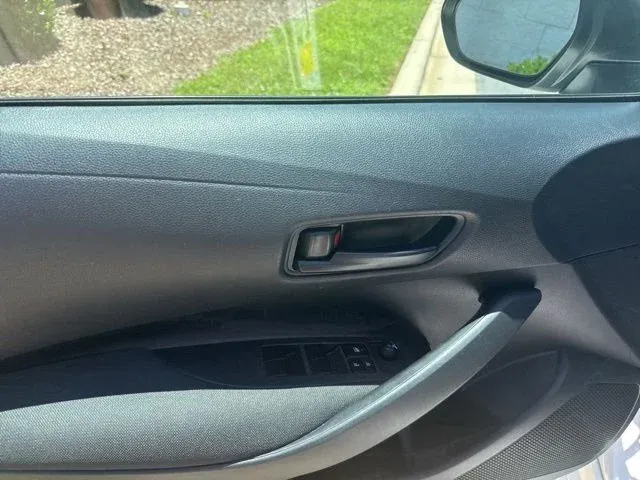 2024 Toyota Corolla LE thumbnail 22