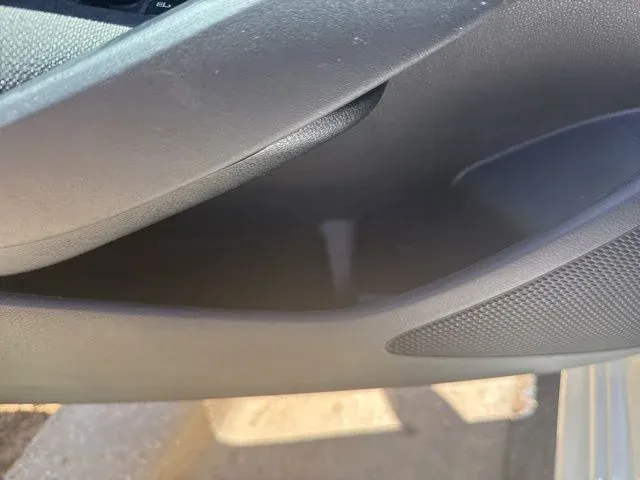 2024 Toyota Corolla LE thumbnail 23