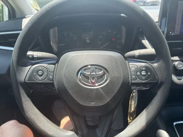 2024 Toyota Corolla LE thumbnail 29